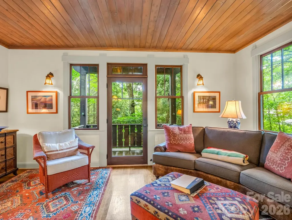 46 Cheshire Drive Black Mountain NC 28711