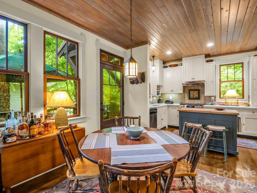 46 Cheshire Drive Black Mountain NC 28711
