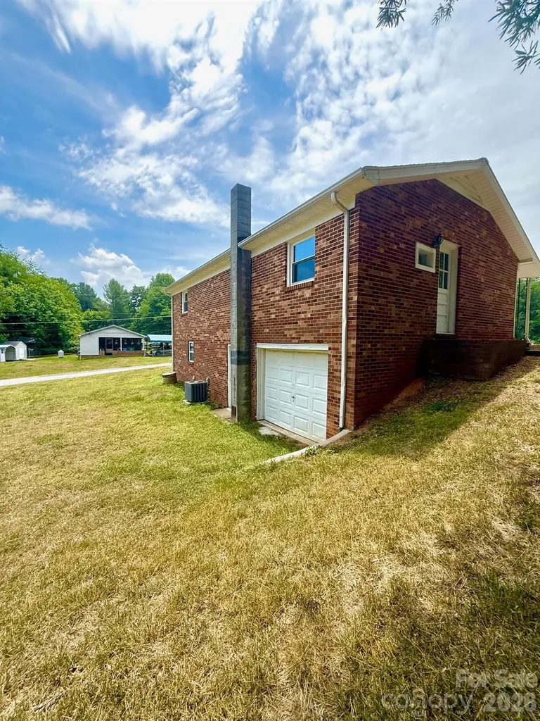 130 N Arlington Avenue Jonesville NC 28642