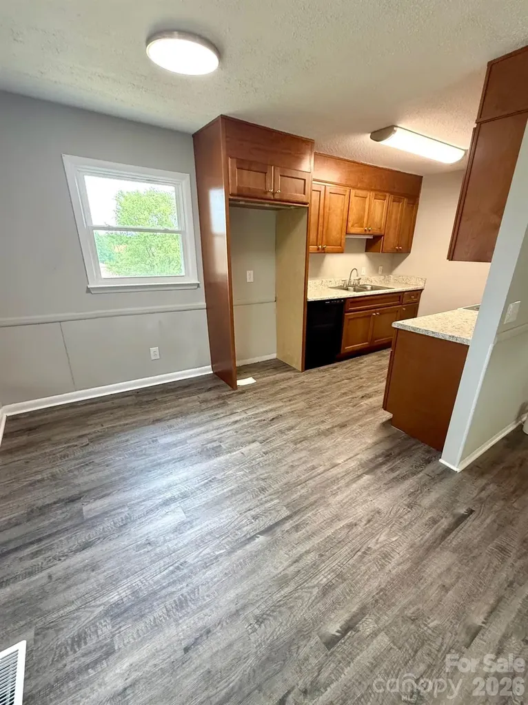130 N Arlington Avenue Jonesville NC 28642