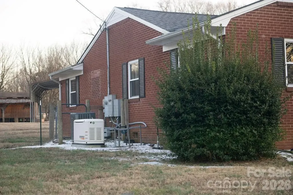 2727 N Moore Road Robbins NC 27325