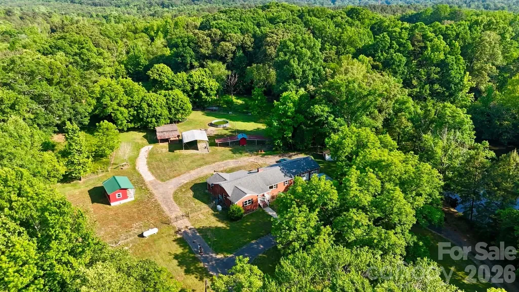 2727 N Moore Road Robbins NC 27325