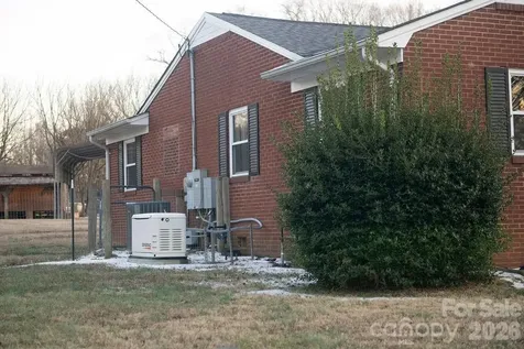 2727 N Moore Road Robbins NC 27325