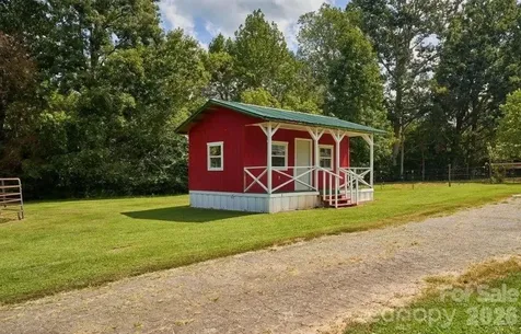 2727 N Moore Road Robbins NC 27325
