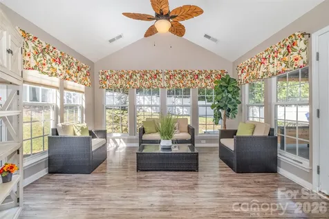 6859 Lakecrest Court Denver NC 28037