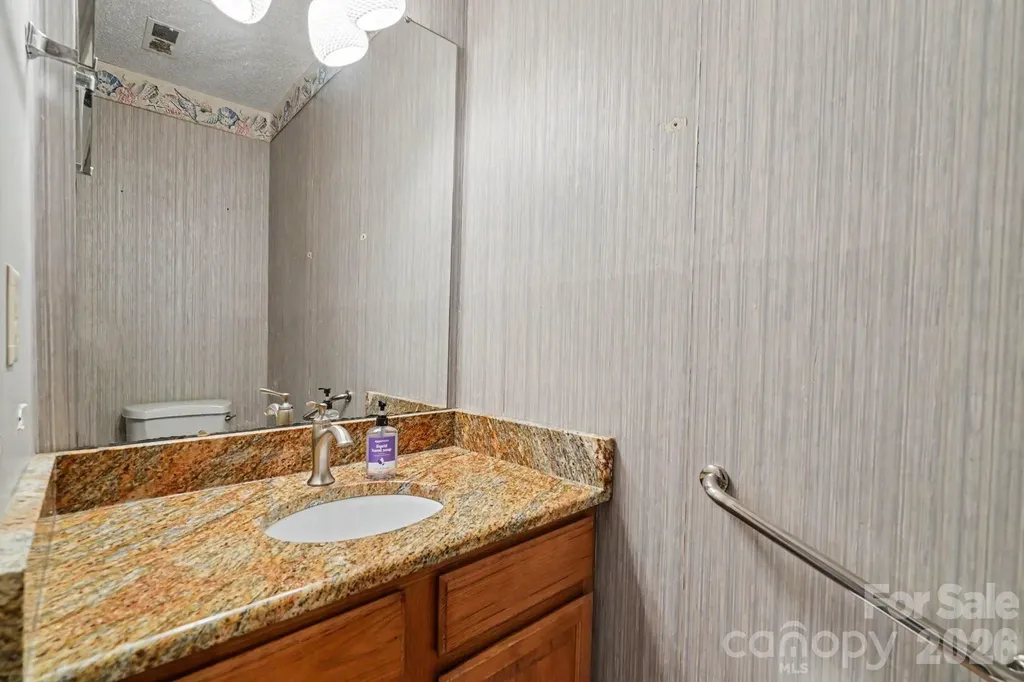 3032 Oakcroft Drive Matthews NC 28105