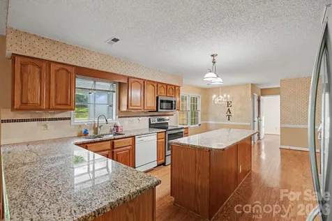 3032 Oakcroft Drive Matthews NC 28105