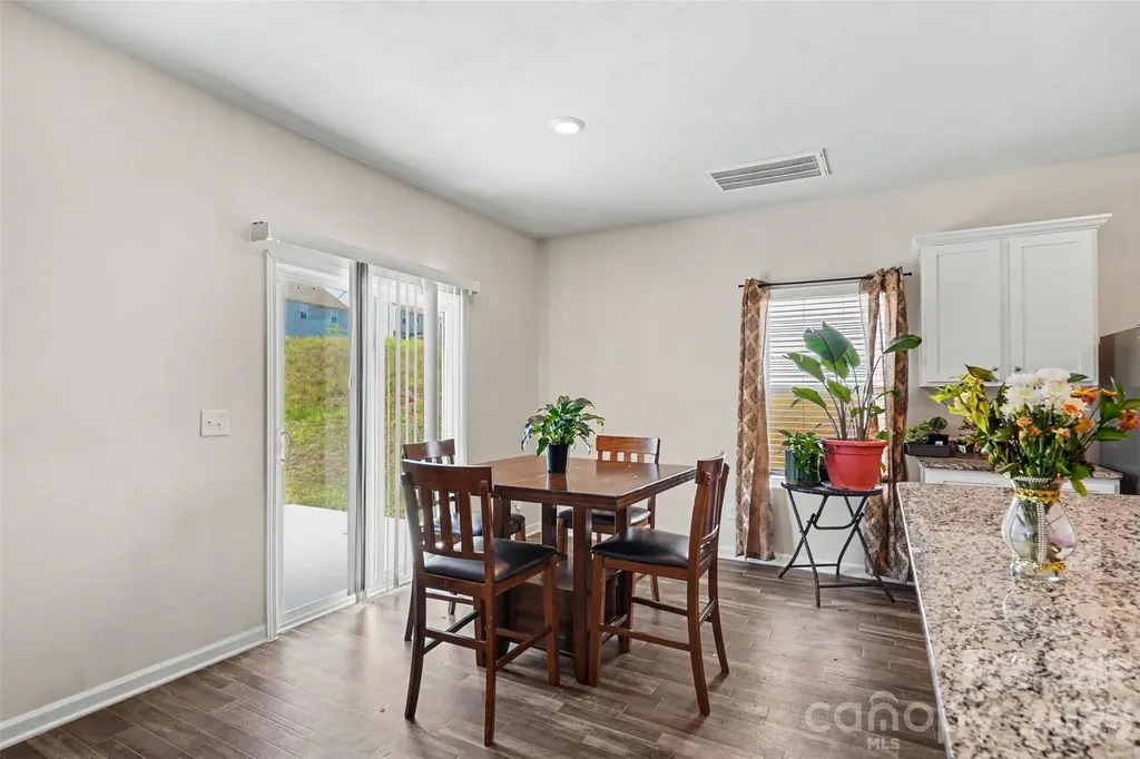 1112 Creedmore Court Charlotte NC 28215