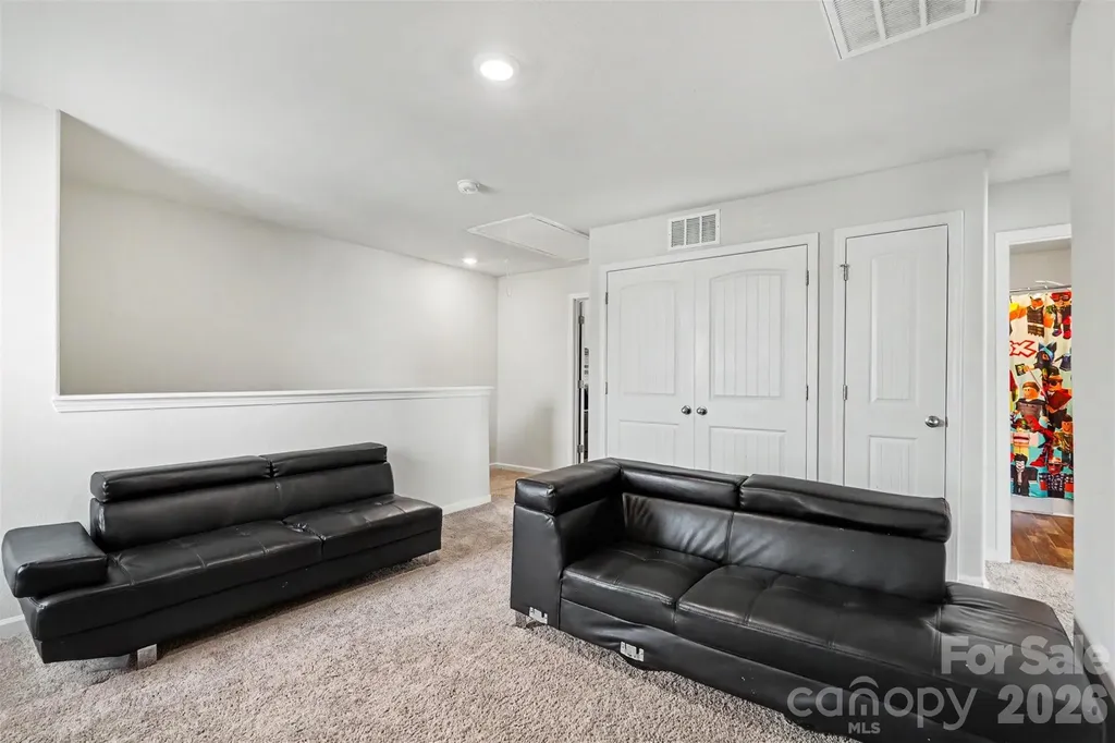 1112 Creedmore Court Charlotte NC 28215