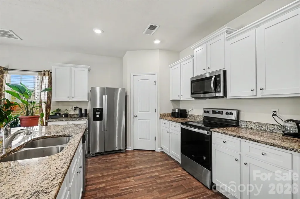1112 Creedmore Court Charlotte NC 28215