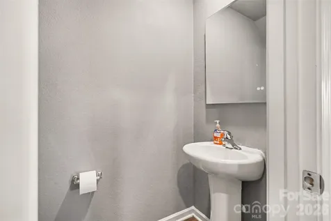 1112 Creedmore Court Charlotte NC 28215