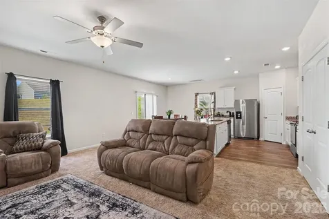 1112 Creedmore Court Charlotte NC 28215