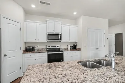 1112 Creedmore Court Charlotte NC 28215