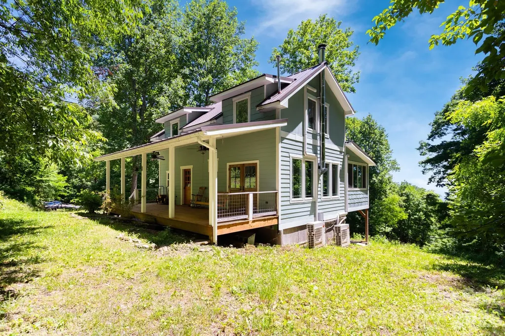 1621 Upward Way Waynesville NC 28786