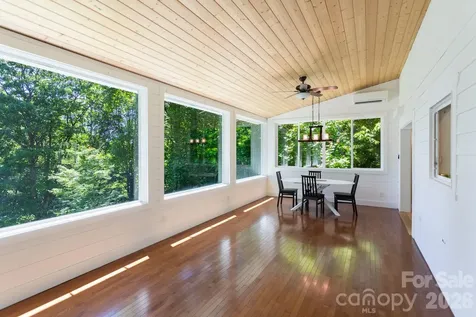 1621 Upward Way Waynesville NC 28786