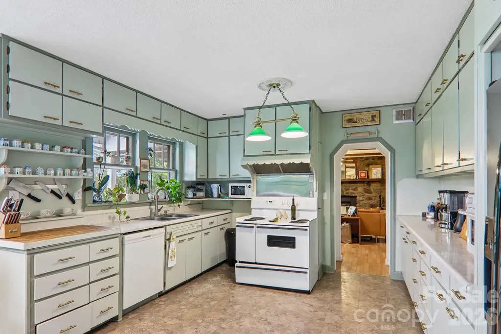 1157 S Main Street Waynesville NC 28786