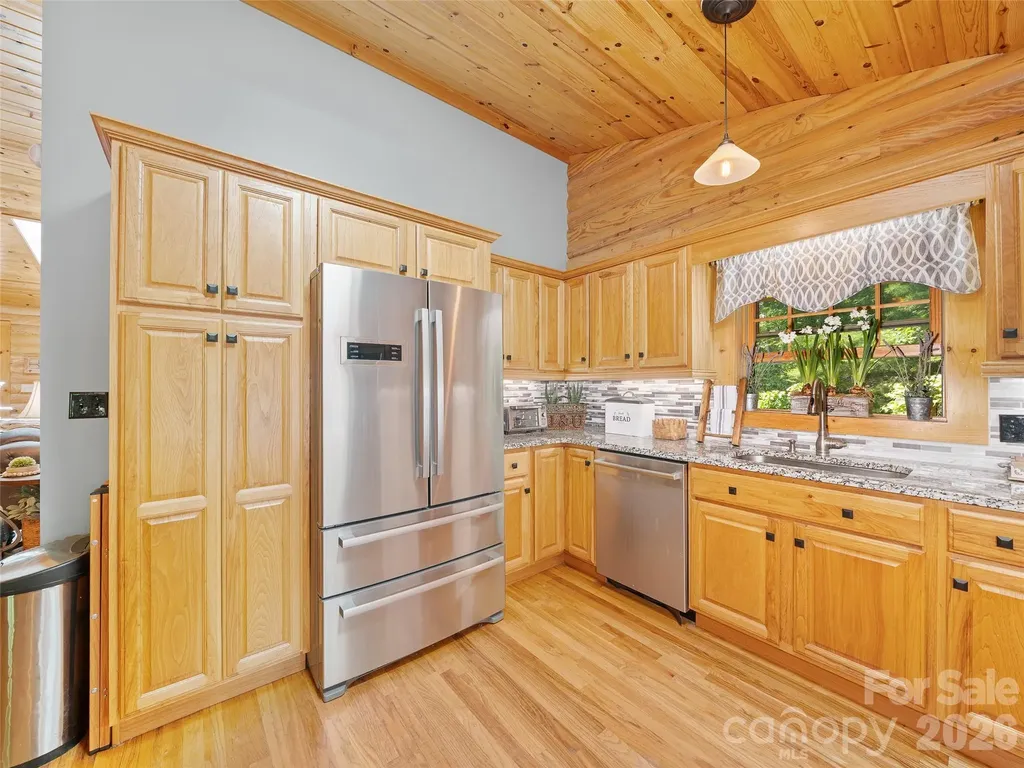 357 Rosewood Lane Burnsville NC 28714