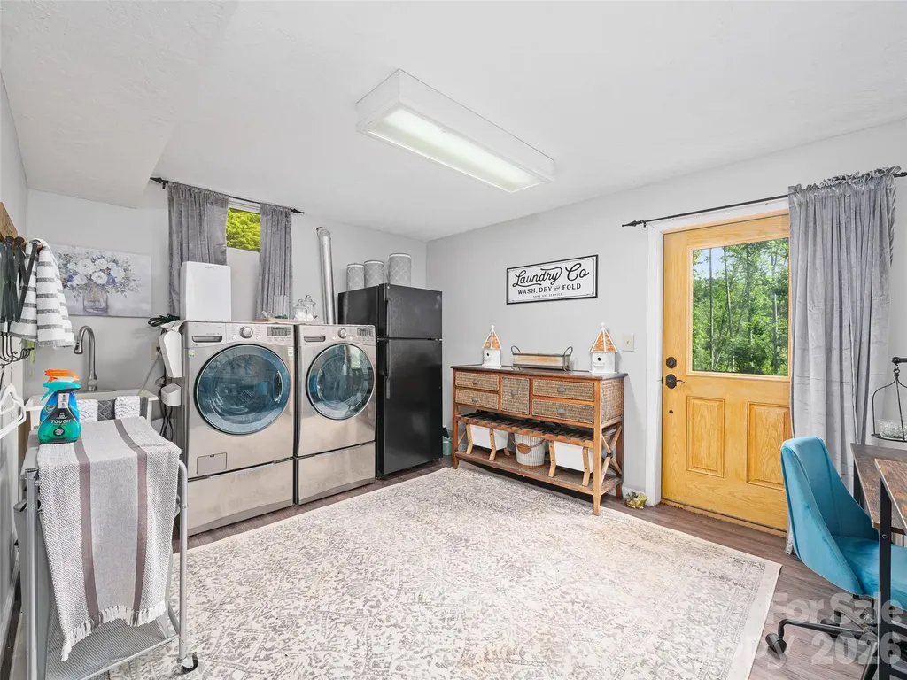 357 Rosewood Lane Burnsville NC 28714