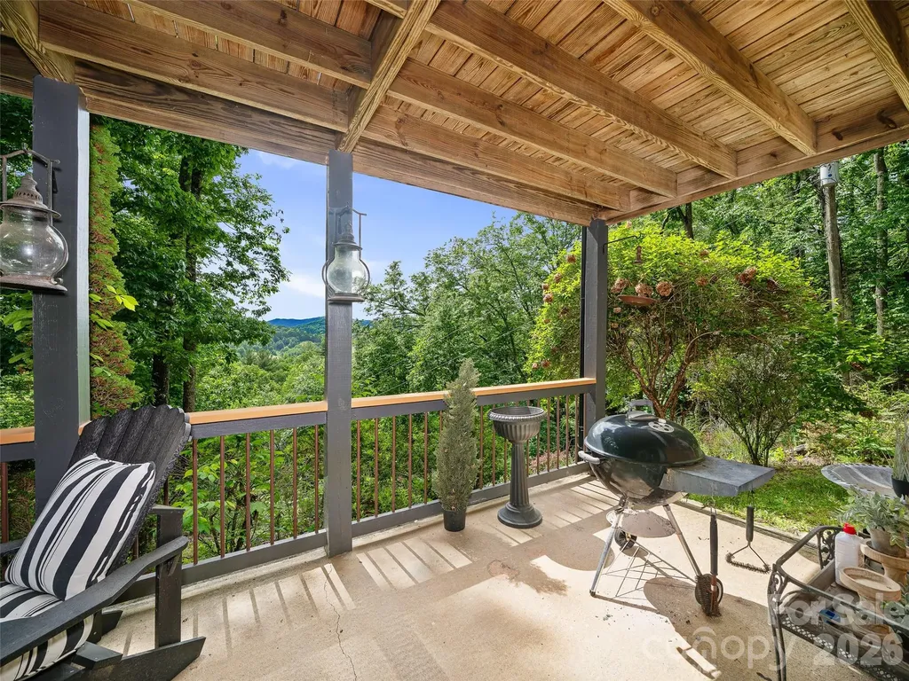 357 Rosewood Lane Burnsville NC 28714