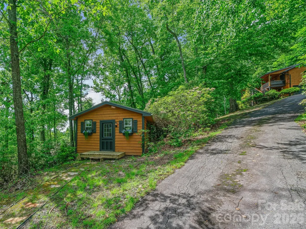 357 Rosewood Lane Burnsville NC 28714
