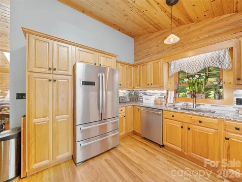 357 Rosewood Lane Burnsville NC 28714