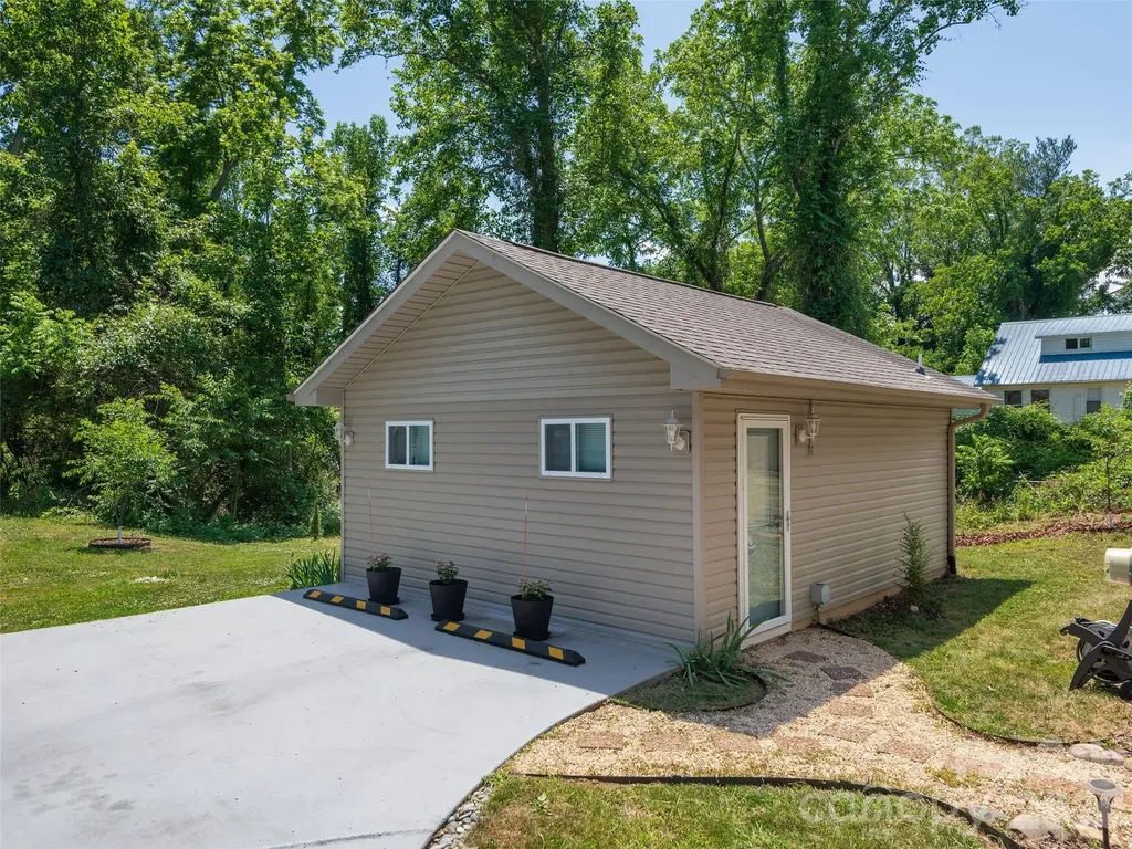 64 Springside Road Asheville NC 28803