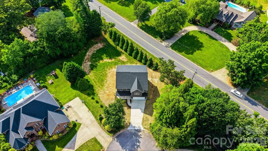 1147 10th Street Lane NW Hickory NC 28601
