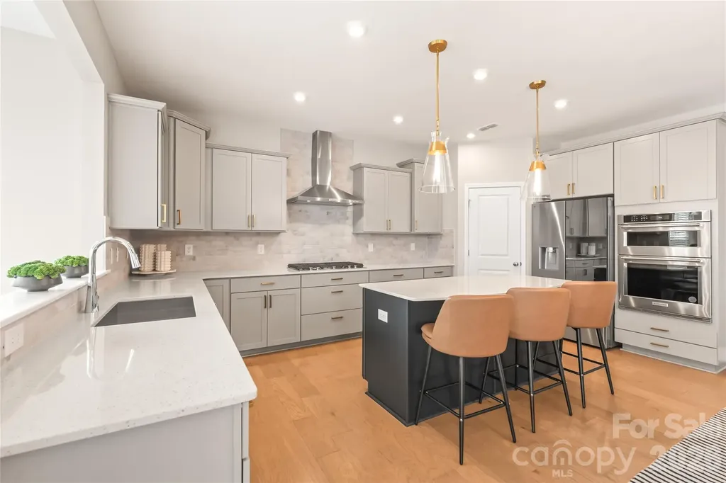 12205 Hollinhope Drive Charlotte NC 28278