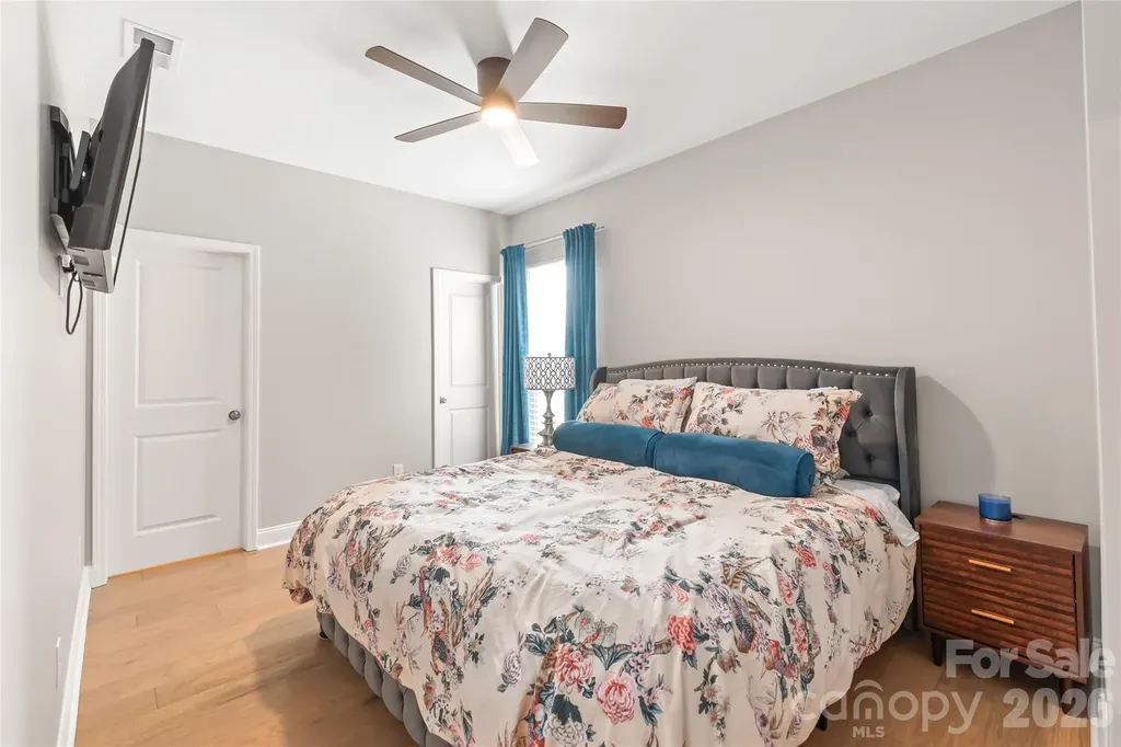 12205 Hollinhope Drive Charlotte NC 28278