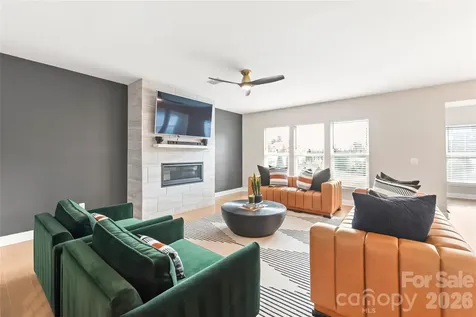 12205 Hollinhope Drive Charlotte NC 28278