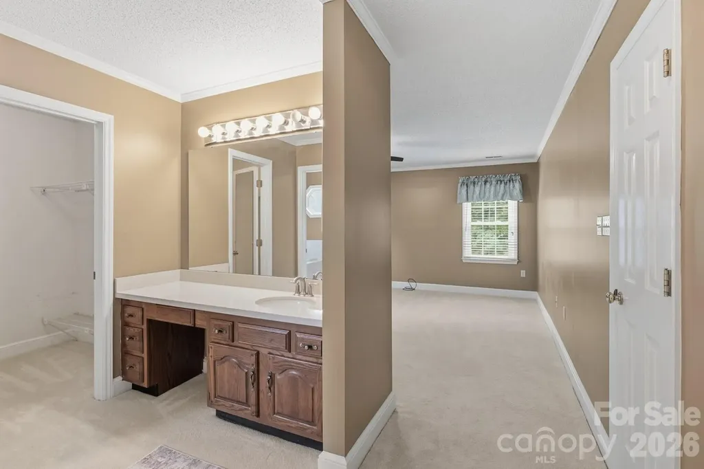 9232 Hemingford Court Charlotte NC 28277