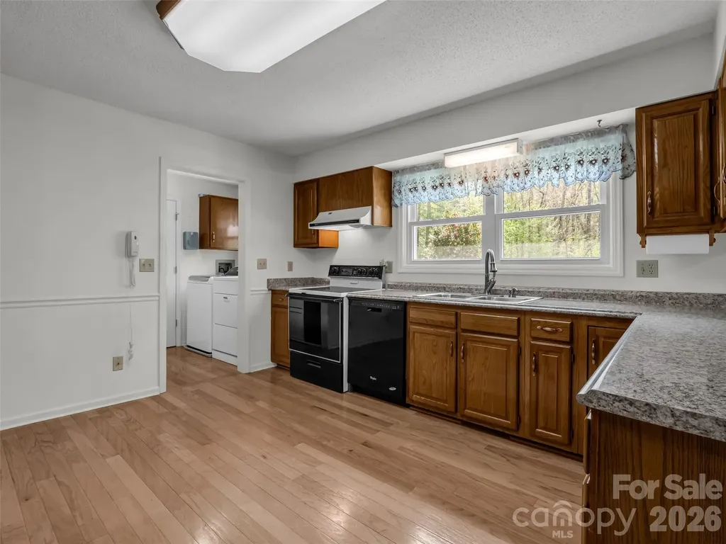 525 Maren Court Hendersonville NC 28739