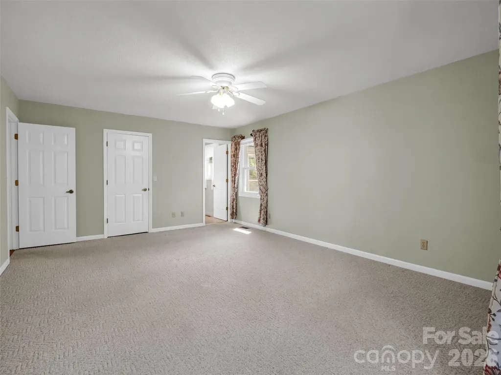 525 Maren Court Hendersonville NC 28739