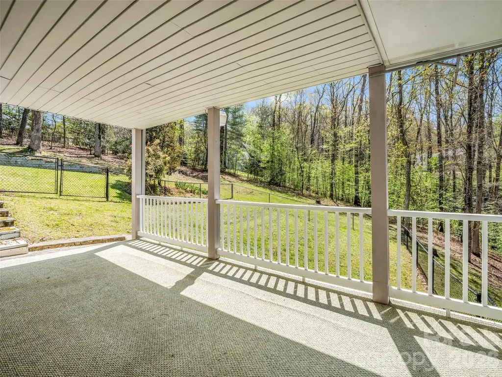 525 Maren Court Hendersonville NC 28739