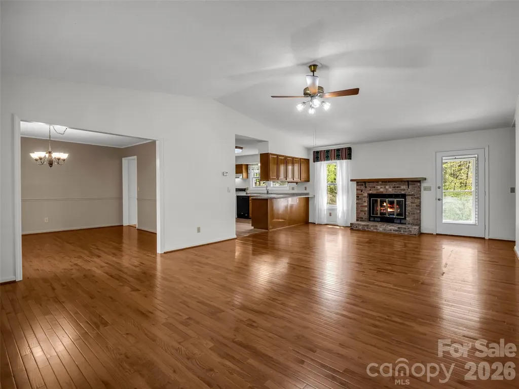 525 Maren Court Hendersonville NC 28739