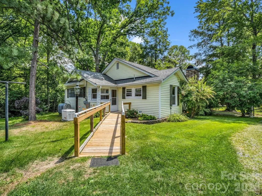813 Montreat Road Black Mountain NC 28711