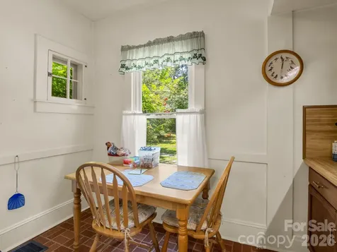 813 Montreat Road Black Mountain NC 28711