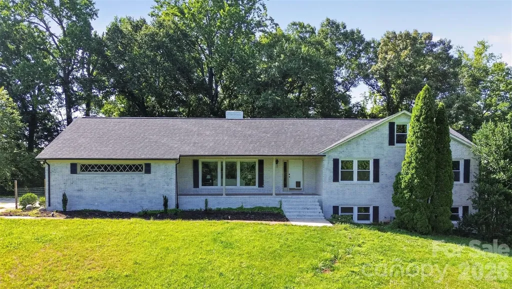 2004 Fountain Lane Stanley NC 28164