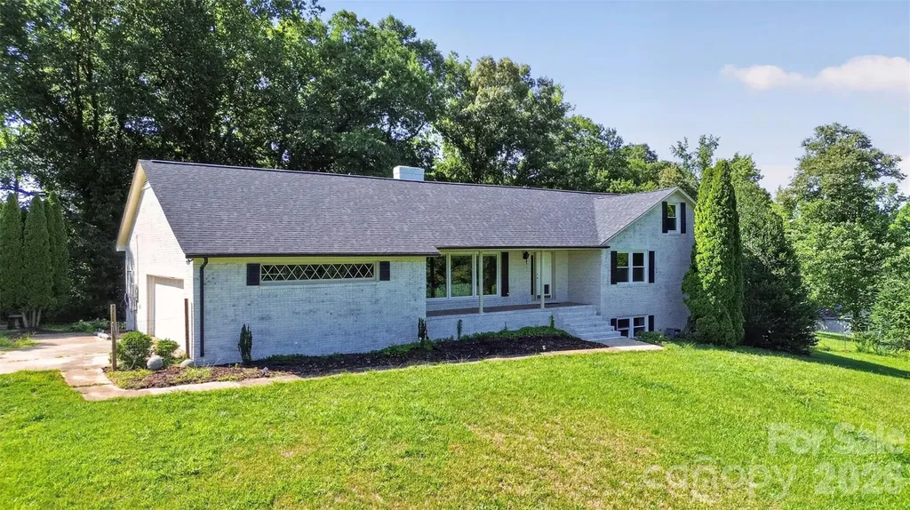 2004 Fountain Lane Stanley NC 28164