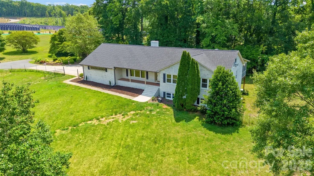 2004 Fountain Lane Stanley NC 28164