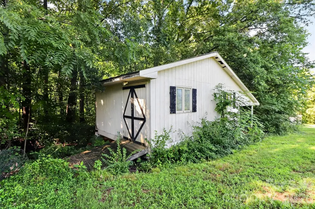 2004 Fountain Lane Stanley NC 28164