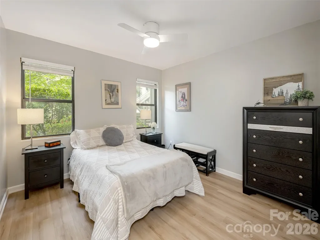 1305 Abbey Circle Asheville NC 28805