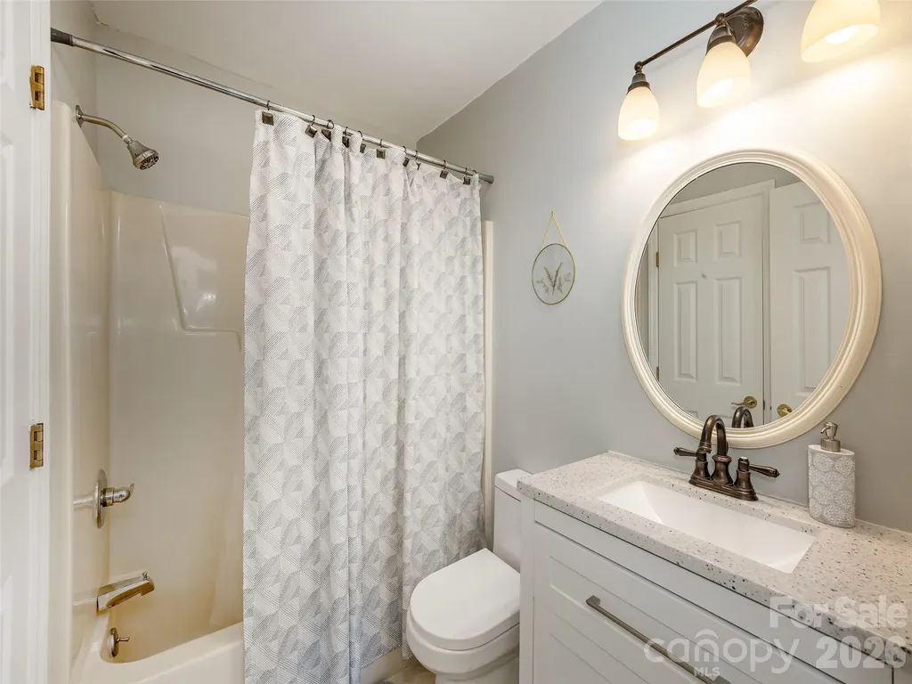 1305 Abbey Circle Asheville NC 28805