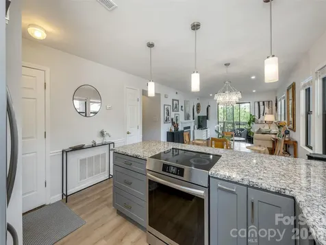 1305 Abbey Circle Asheville NC 28805