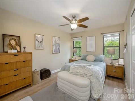 1305 Abbey Circle Asheville NC 28805