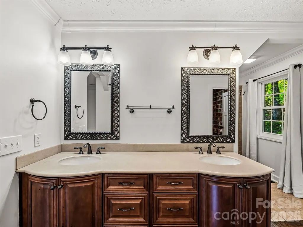 2388 Hebron Road Hendersonville NC 28739