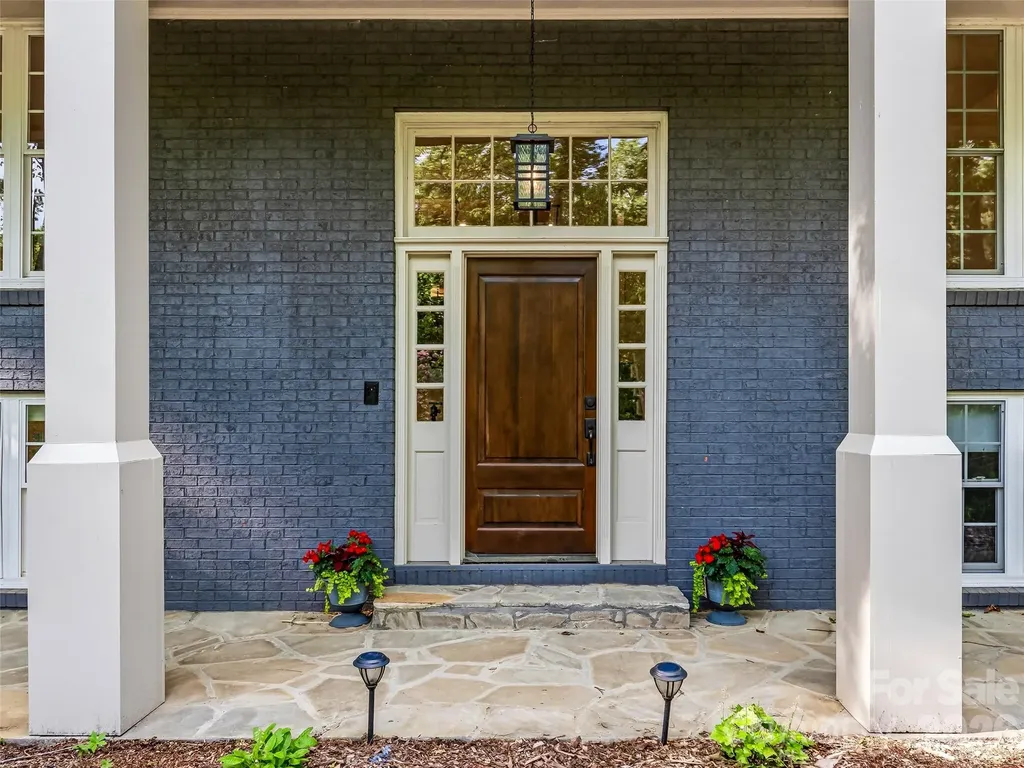 2388 Hebron Road Hendersonville NC 28739