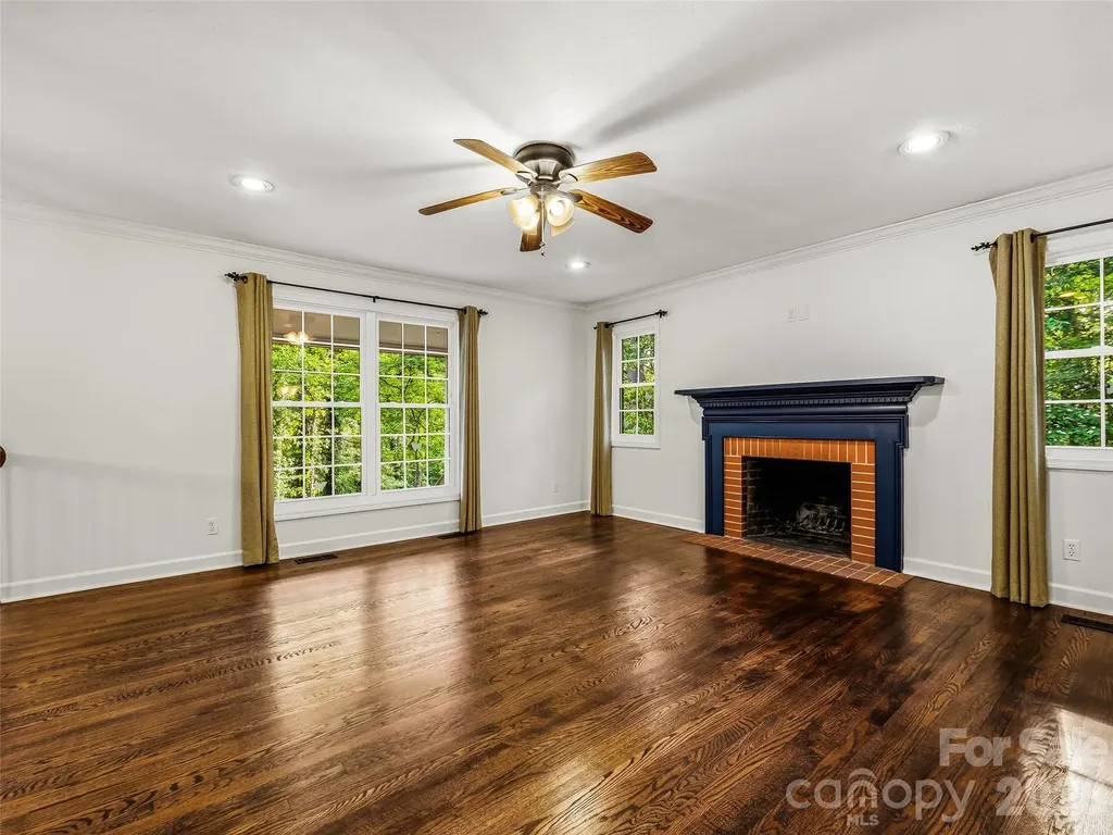 2388 Hebron Road Hendersonville NC 28739