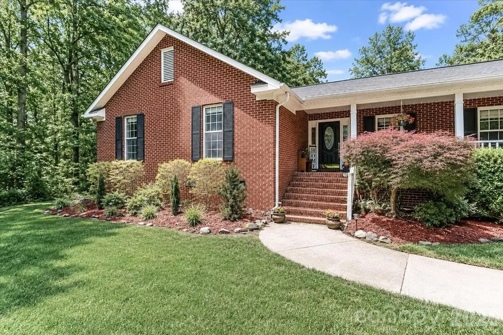 6803 Lowesville Lane Stanley NC 28164