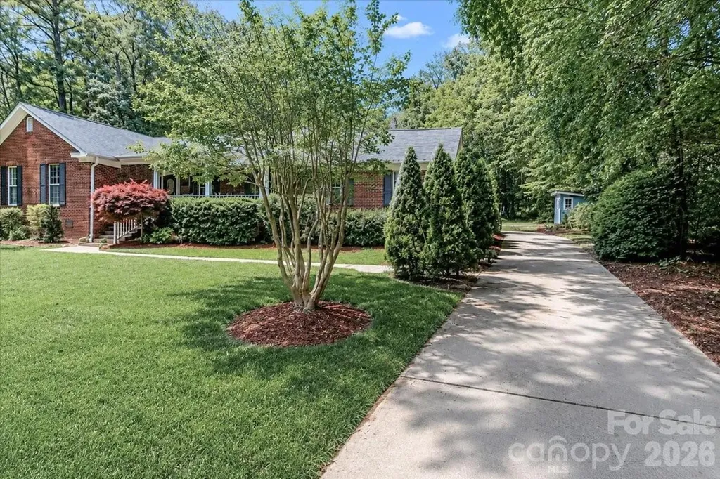 6803 Lowesville Lane Stanley NC 28164